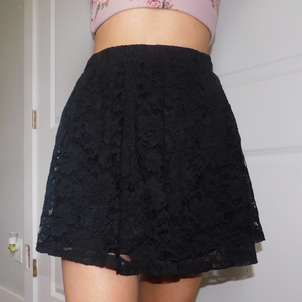Forever 21 Black laced mini skirt